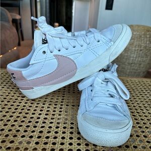 Women's Nike sneakers